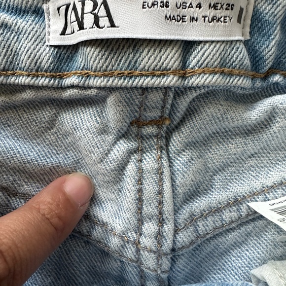 Zara High Waist Denim Shorts Size 4 Acid Wash Cuffed 90s Mom Jean Style - Picture 4 of 5